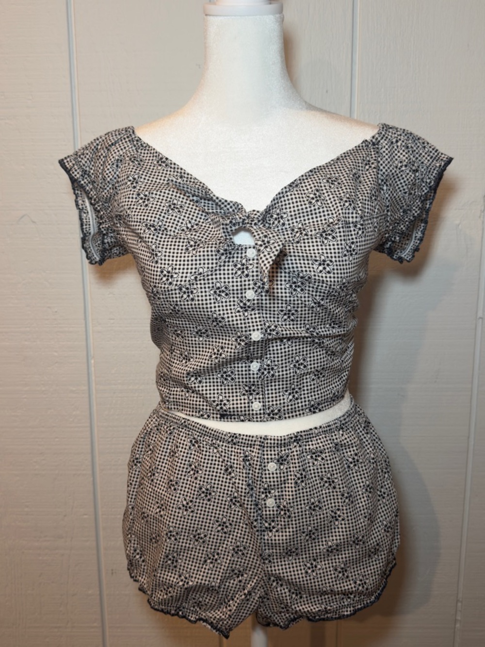 PINK Victoria's Secret Black & White Floral Gingham Crop Set Medium